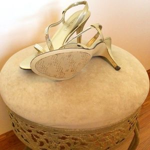 Bandolino silver heels